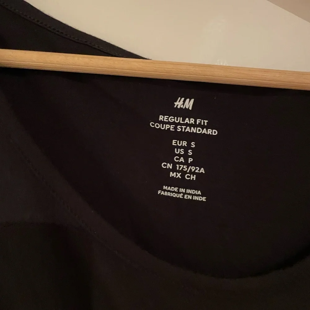 H&M, black, tank, crewneck, sleeveless, small, womens - Picture 3 of 3